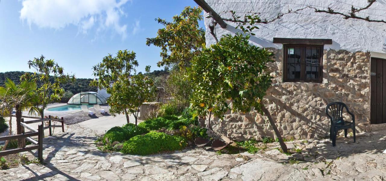 Elegant In With Pool And Garden Villa *