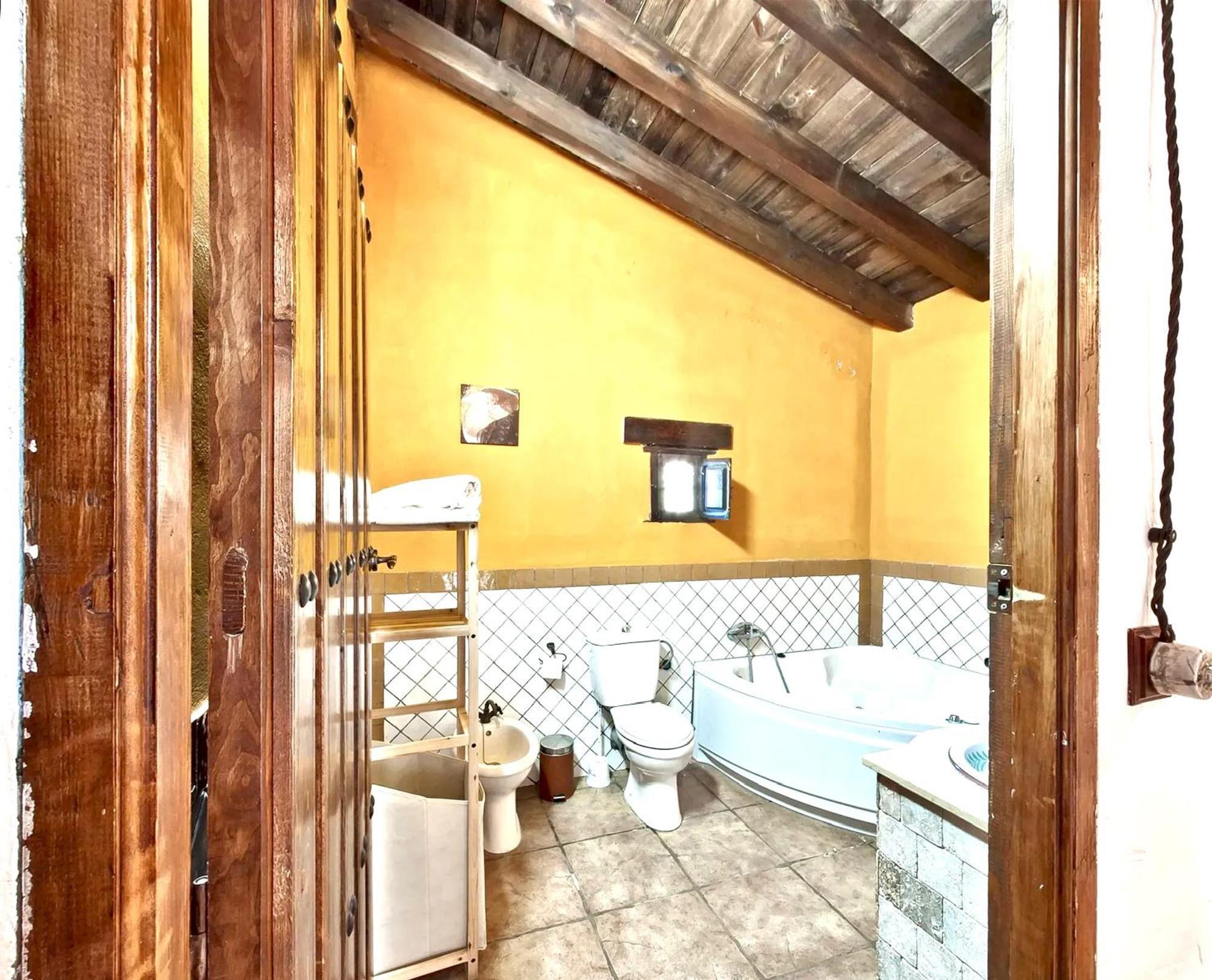 Villa Elegant In With Pool And Garden